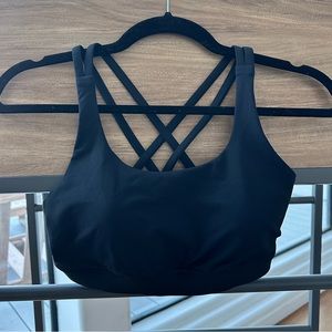 Lululemon NWOT Energy Bra Medium Support in Size 6